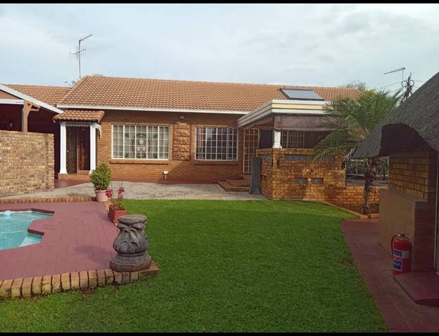 3 BEDROOM HOUSE FOR SALE IN WIERDA PARK